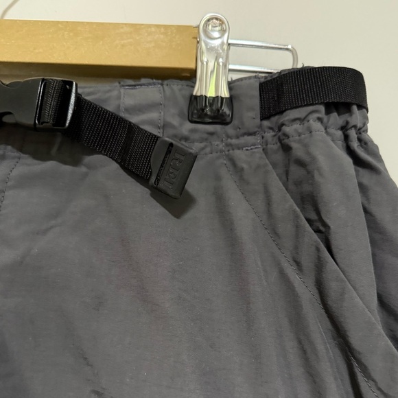 REI Women’s Gray Nylon Convertible Zip Off Pants Size 12 Petite Hiking Outdoor - Picture 3 of 10